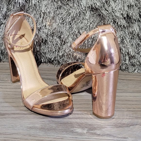 D Rose Gold Sandal with Chunky Heel Sz 7 - Picture 2 of 6